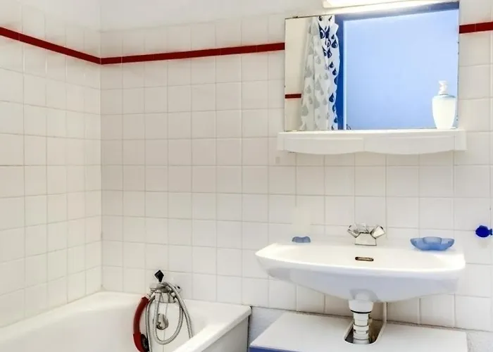 à - 300m De La Mer, Balcon Sud, Parking Privé - Fr-1-521-61 *